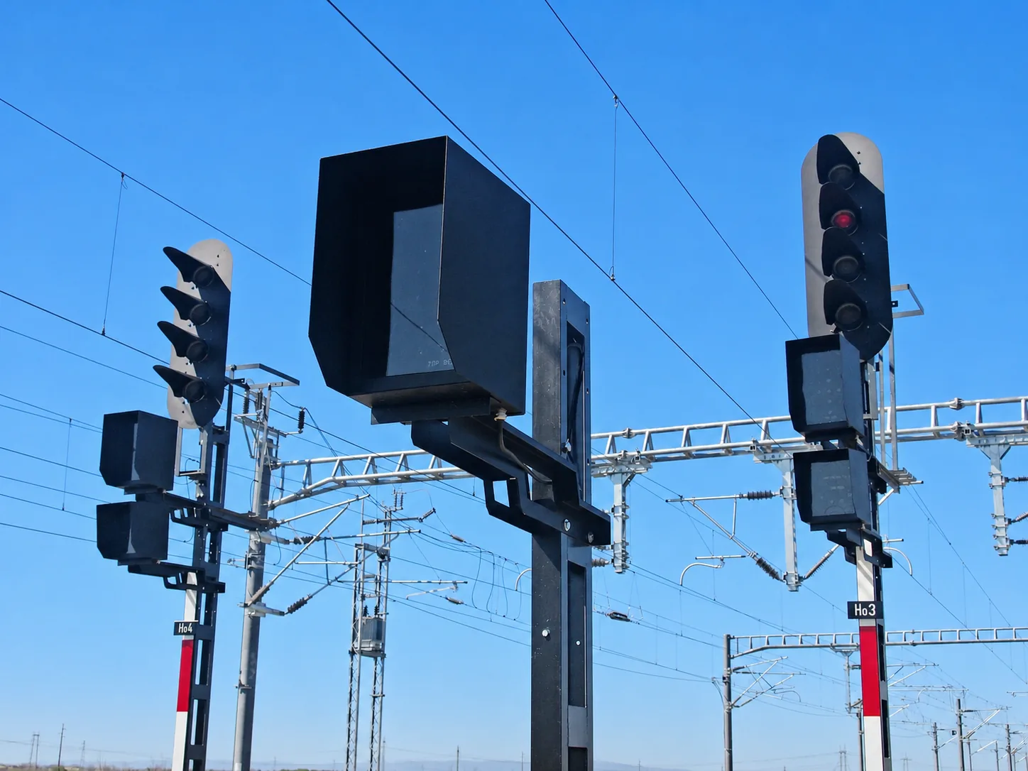 IND LED railway indicator on a mast