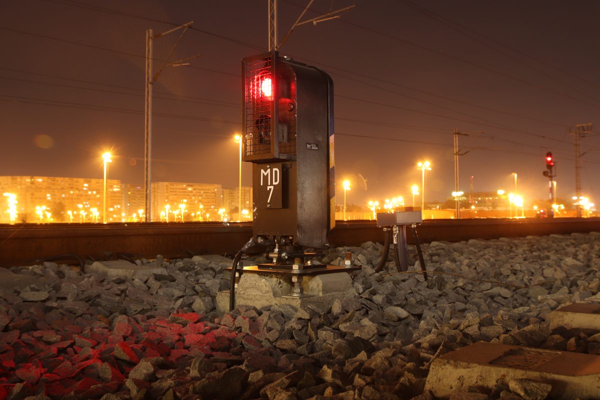 LL-000-m LED railway signal installed on track